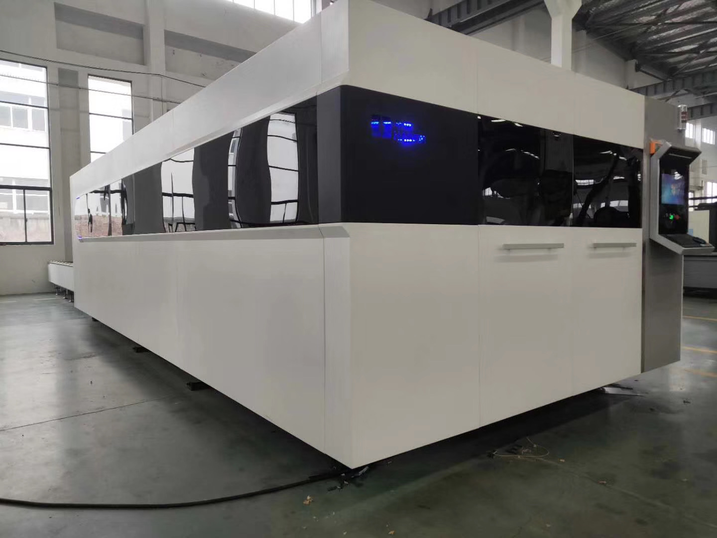 1688536953169351.jpg T3大包圍數控光纖激光切割機1.jpg